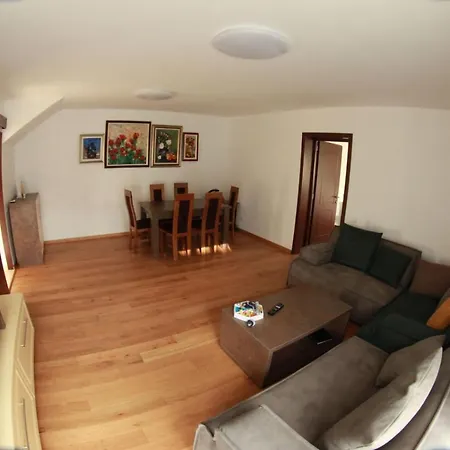 Quiet Central Home&garden Affittacamere *